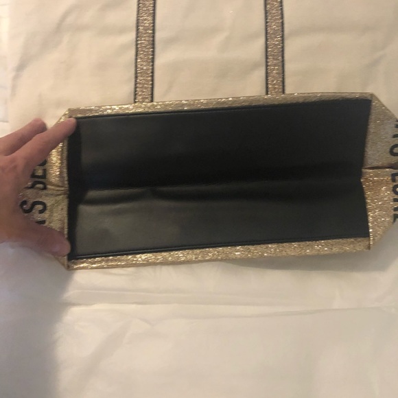 Victoria’s Secret Glitter weekender Tote. NWT - Picture 13 of 16